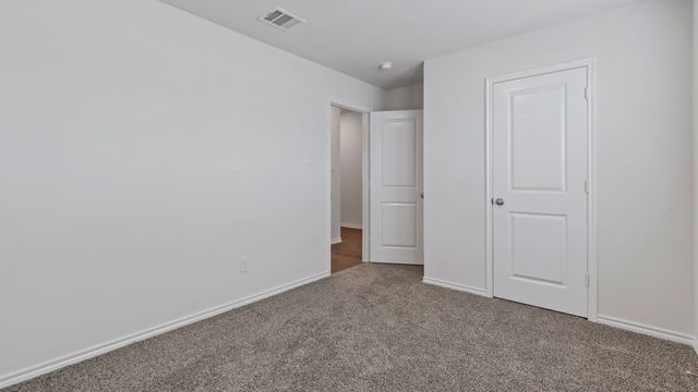 901 Barton Drive, Ennis, TX 75119