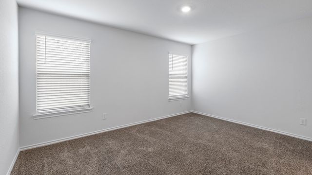 901 Barton Drive, Ennis, TX 75119