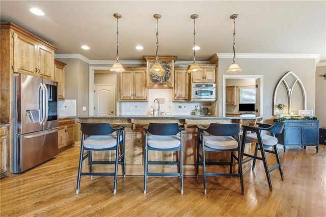 138 S Shore Drive, Lake Winnebago, MO 64034
