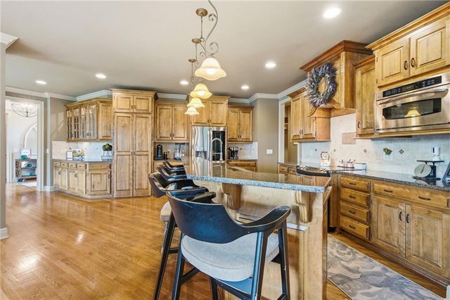 138 S Shore Drive, Lake Winnebago, MO 64034