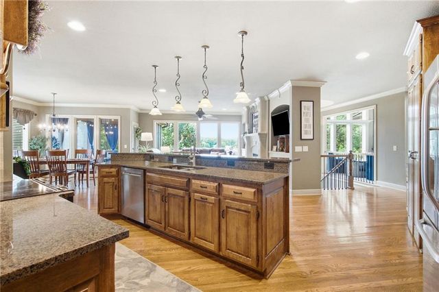 138 S Shore Drive, Lake Winnebago, MO 64034
