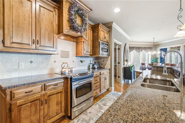 138 S Shore Drive, Lake Winnebago, MO 64034