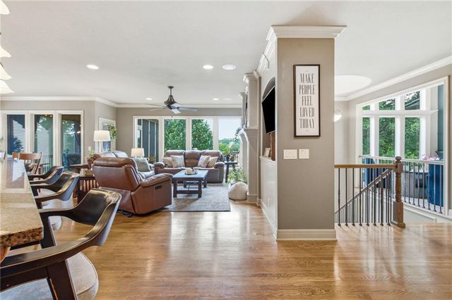 138 S Shore Drive, Lake Winnebago, MO 64034