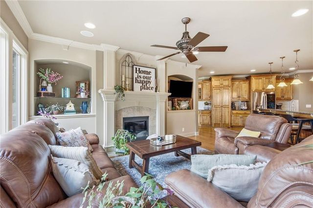 138 S Shore Drive, Lake Winnebago, MO 64034