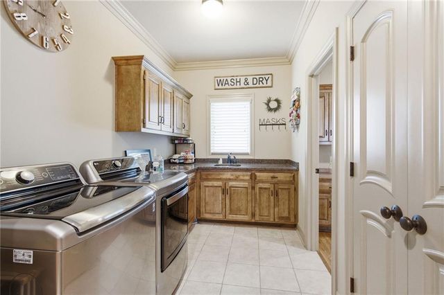 138 S Shore Drive, Lake Winnebago, MO 64034