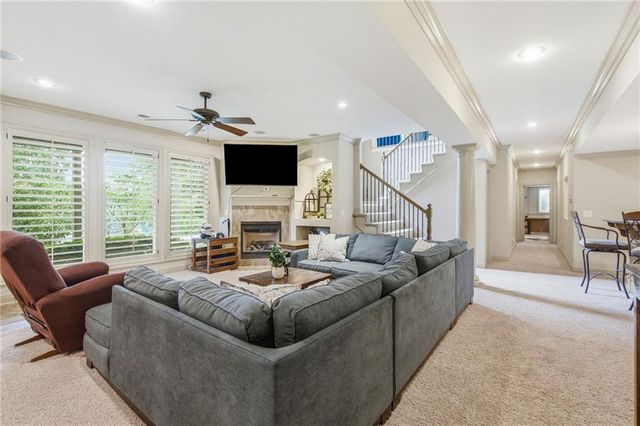 138 S Shore Drive, Lake Winnebago, MO 64034