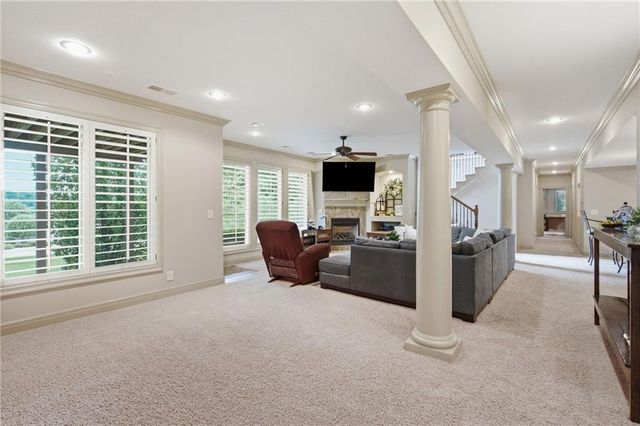 138 S Shore Drive, Lake Winnebago, MO 64034