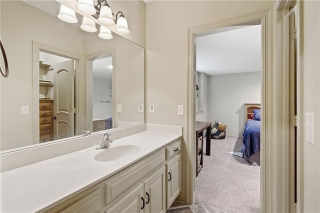 138 S Shore Drive, Lake Winnebago, MO 64034