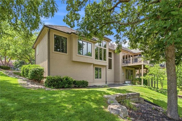 138 S Shore Drive, Lake Winnebago, MO 64034