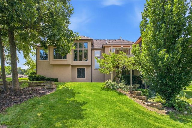 138 S Shore Drive, Lake Winnebago, MO 64034