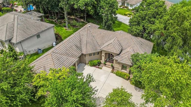 138 S Shore Drive, Lake Winnebago, MO 64034