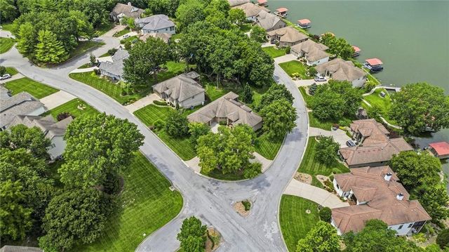 138 S Shore Drive, Lake Winnebago, MO 64034