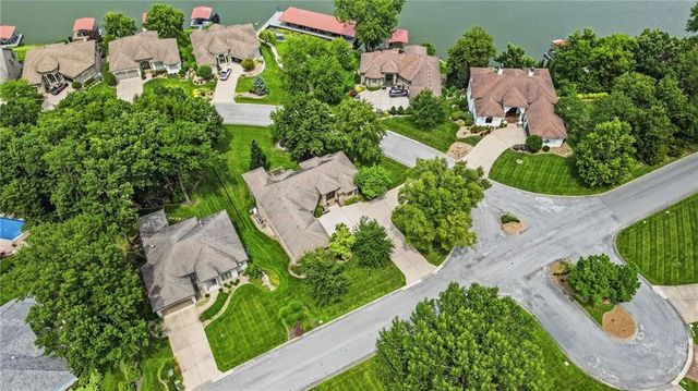 138 S Shore Drive, Lake Winnebago, MO 64034
