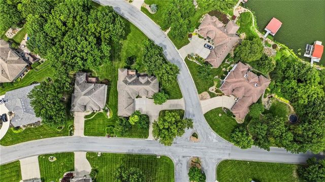 138 S Shore Drive, Lake Winnebago, MO 64034
