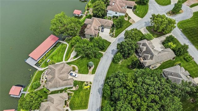 138 S Shore Drive, Lake Winnebago, MO 64034