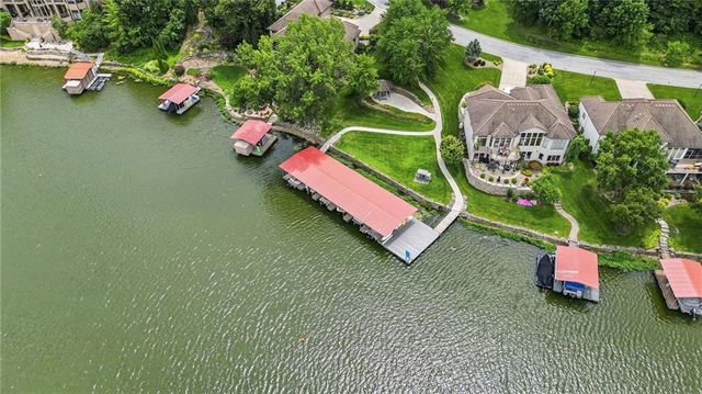 138 S Shore Drive, Lake Winnebago, MO 64034