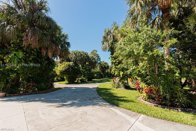 740 31ST ST SW, Naples, FL 34117