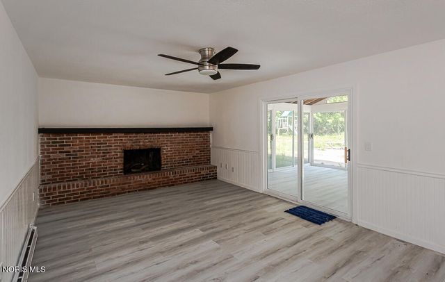 14590 Liberty Hi Road, Bowling Green, OH 43402