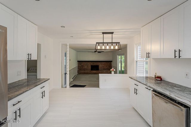 14590 Liberty Hi Road, Bowling Green, OH 43402