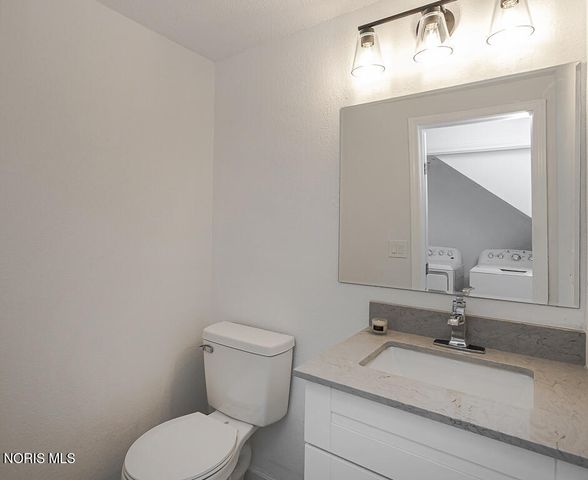 14590 Liberty Hi Road, Bowling Green, OH 43402
