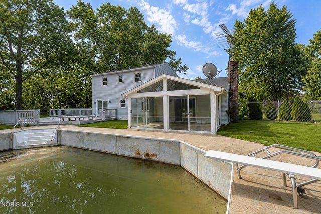 14590 Liberty Hi Road, Bowling Green, OH 43402