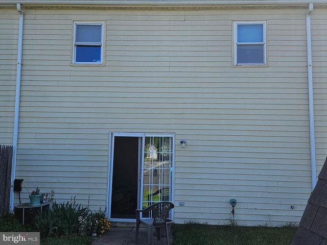 406 DRAGON LN, Bear, DE 19701