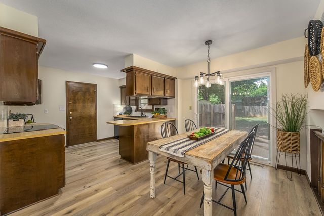 1100 E Market St, Derby, KS 67037