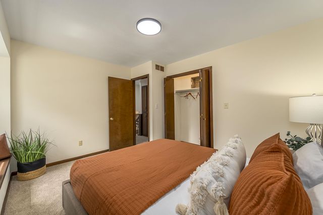 1100 E Market St, Derby, KS 67037