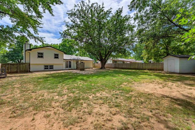 1100 E Market St, Derby, KS 67037