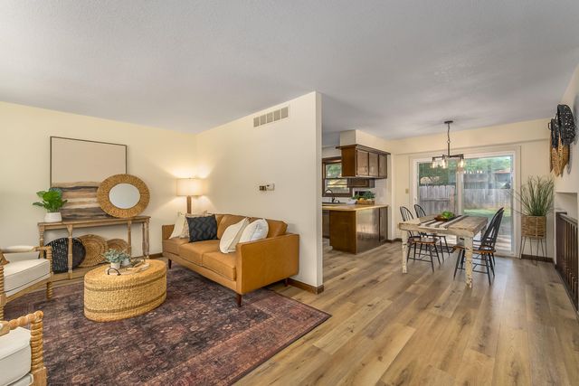 1100 E Market St, Derby, KS 67037