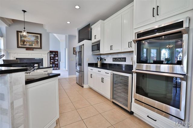 101 Waterfall Court, Glen Carbon, IL 62034