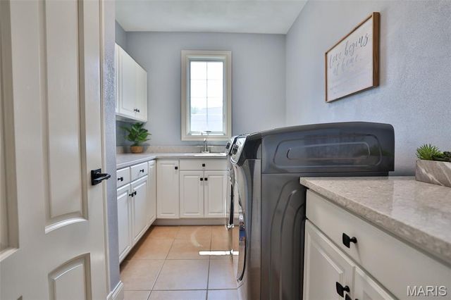 101 Waterfall Court, Glen Carbon, IL 62034