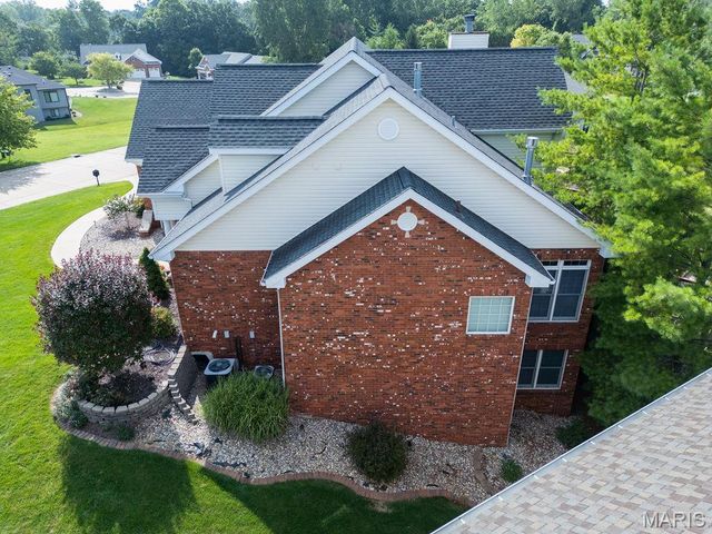 101 Waterfall Court, Glen Carbon, IL 62034