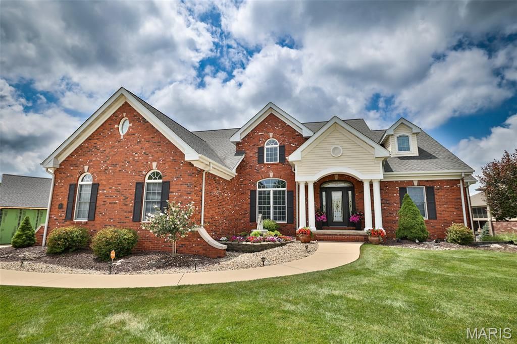 101 Waterfall Court, Glen Carbon, IL 62034