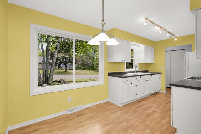18993 Jordan Trail, Lakeville, MN 55044