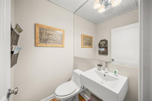 3331 OLD OAK DRIVE, Sarasota, FL 34239