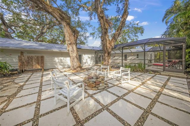 3331 OLD OAK DRIVE, Sarasota, FL 34239