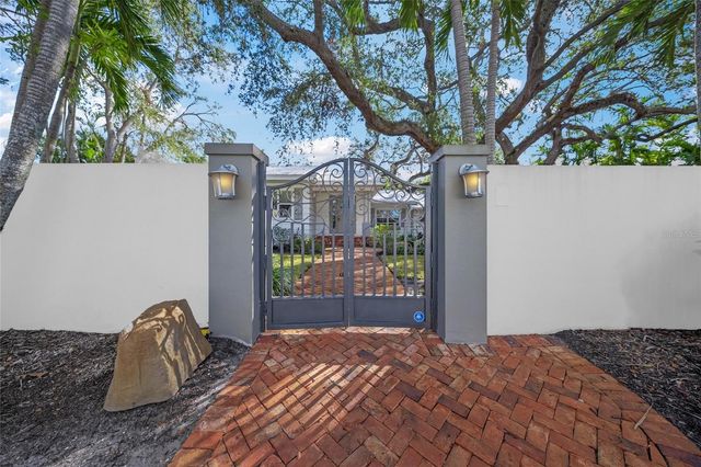 3331 OLD OAK DRIVE, Sarasota, FL 34239