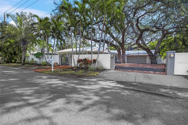 3331 OLD OAK DRIVE, Sarasota, FL 34239