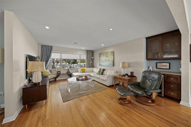 3331 OLD OAK DRIVE, Sarasota, FL 34239