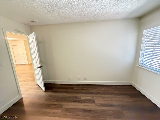 3517 Folage Drive 4, Las Vegas, NV 89110