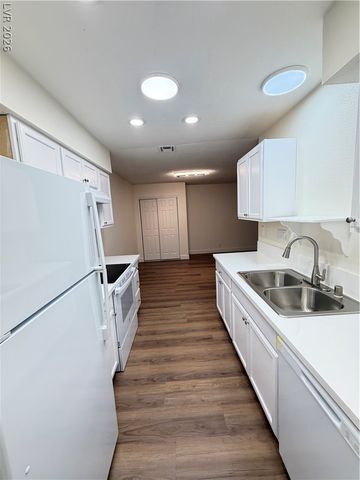 3517 Folage Drive 4, Las Vegas, NV 89110