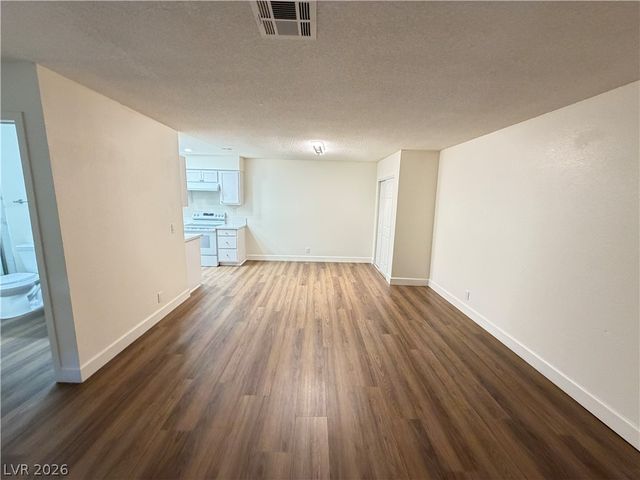 3517 Folage Drive 4, Las Vegas, NV 89110