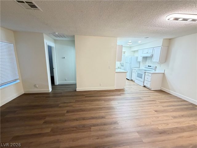 3517 Folage Drive 4, Las Vegas, NV 89110