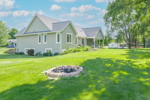 W5158 Hares Foot ROAD, Elkhorn, WI 53121