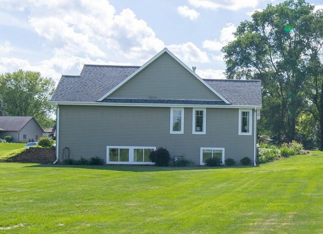 W5158 Hares Foot ROAD, Elkhorn, WI 53121