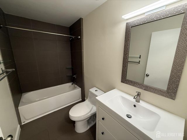 95 Sapphire Lane, Franklin Twsp, NJ 08823