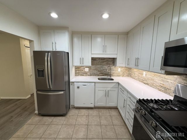 95 Sapphire Lane, Franklin Twsp, NJ 08823
