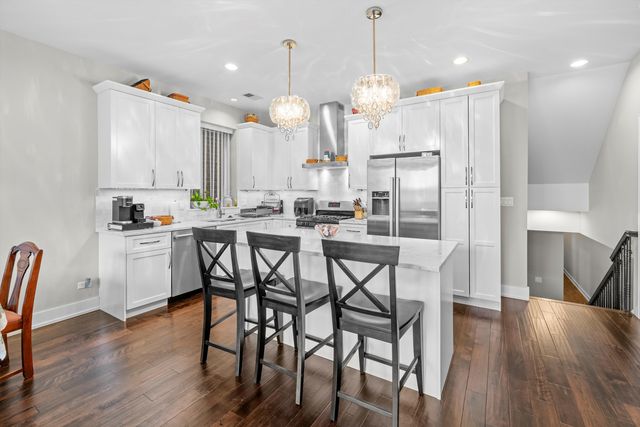 3215 N ELSTON Avenue 1N, Chicago, IL 60618