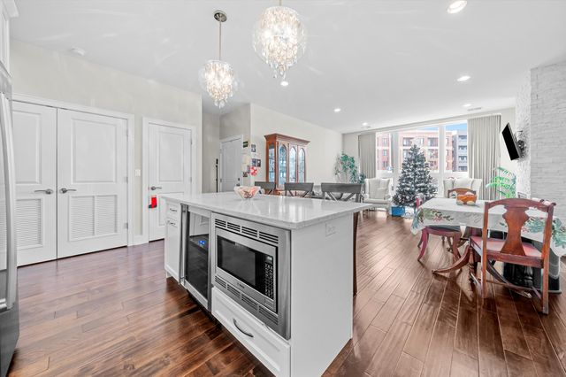 3215 N ELSTON Avenue 1N, Chicago, IL 60618